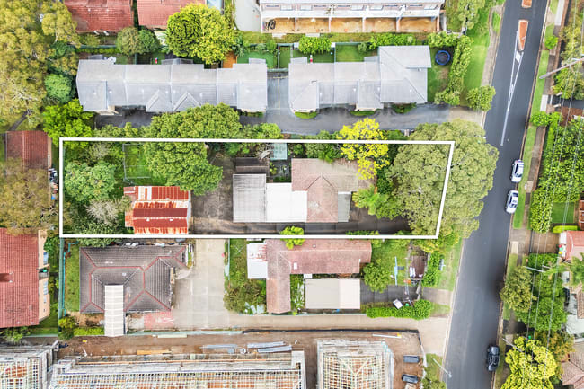 15 Old Berowra Road Hornsby NSW 2077 15 Old Berowra Road Hornsby NSW 2077