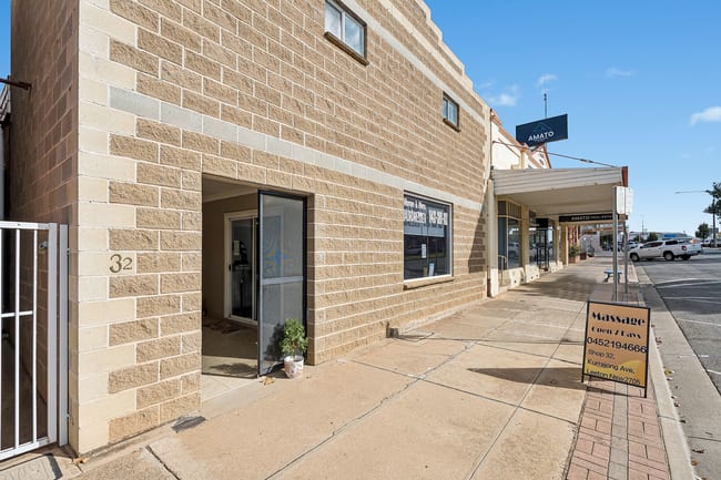 30-32 Kurrajong Avenue Leeton NSW 2705 30-32 Kurrajong Avenue Leeton NSW 2705