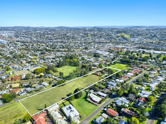 Lot 2 3-41 Smith Lane Harlaxton QLD 4350 Lot 2 3-41 Smith Lane Harlaxton QLD 4350