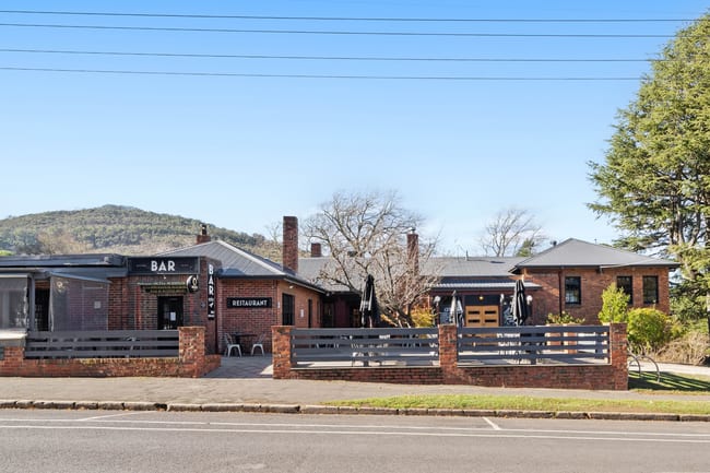 694-696 Mount Macedon Road Mount Macedon VIC 3441 694-696 Mount Macedon Road Mount Macedon VIC 3441