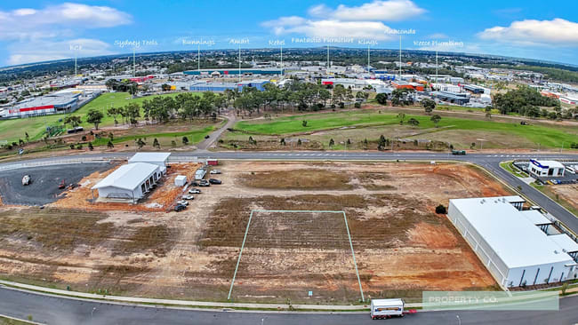 11 Aviation Crescent Kensington QLD 4670