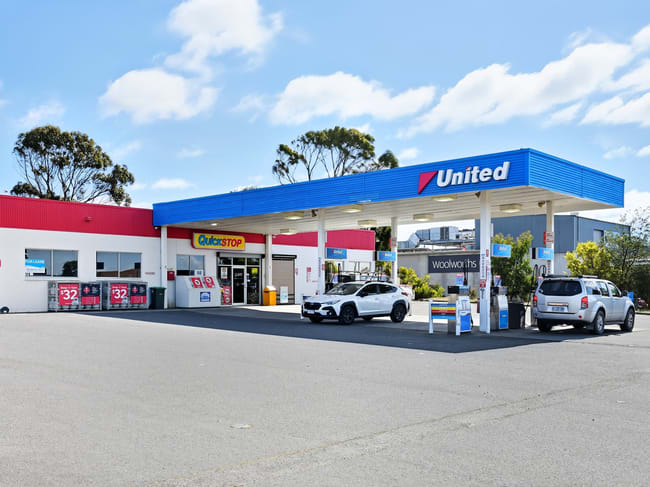 100 Alexander Street Shearwater TAS 7307 100 Alexander Street Shearwater TAS 7307