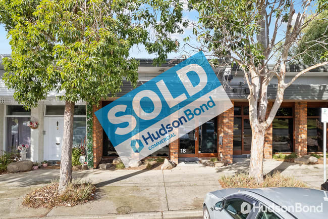 18 Pinnacle Crescent Bulleen VIC 3105 18 Pinnacle Crescent Bulleen VIC 3105