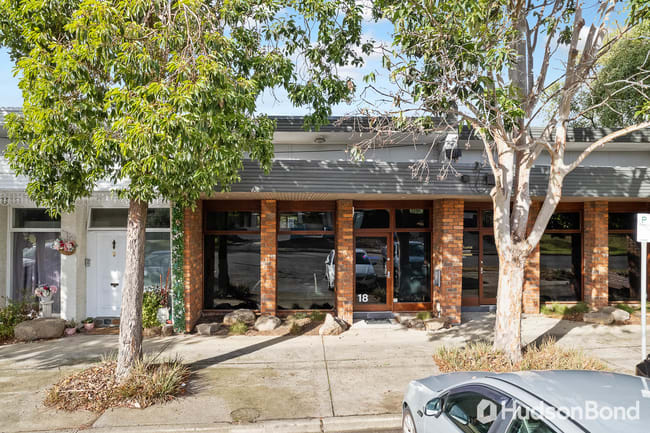 18 Pinnacle Crescent Bulleen VIC 3105 18 Pinnacle Crescent Bulleen VIC 3105
