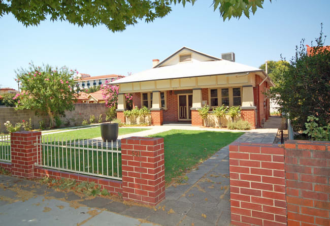 521 Wilson Street Albury NSW 2640 521 Wilson Street Albury NSW 2640