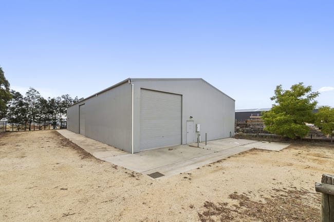 34 Hugh Murray Drive Colac East VIC 3250 34 Hugh Murray Drive Colac East VIC 3250