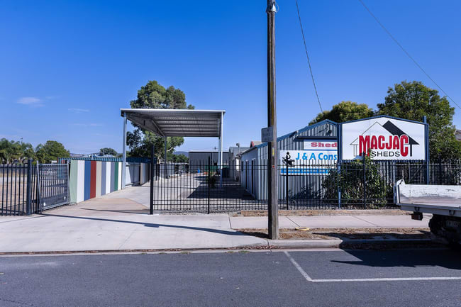 463 Wagga road Lavington NSW 2641 463 Wagga road Lavington NSW 2641
