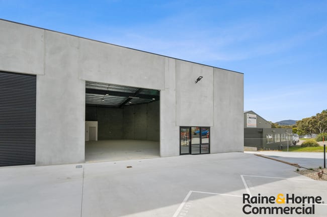 4/17 Ascot Drive Huntingfield TAS 7055