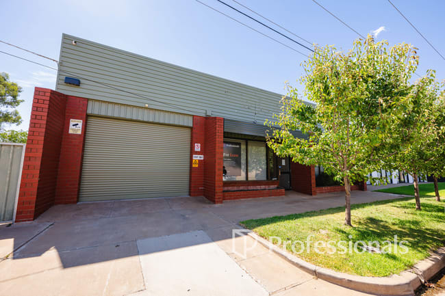 111 Almond Avenue Mildura VIC 3500 111 Almond Avenue Mildura VIC 3500