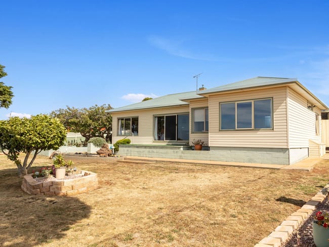 204 Torquay Road East Devonport TAS 7310 204 Torquay Road East Devonport TAS 7310