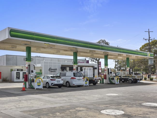 296-298 Frankston-Dandenong Road (Corner Klauer Street) Seaford VIC 3198 296-298 Frankston-Dandenong Road (Corner Klauer Street) Seaford VIC 3198