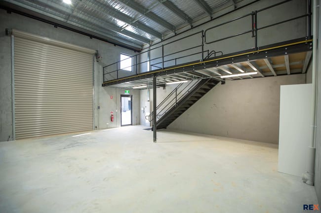 17 Middle Road Hillcrest QLD 4118 17 Middle Road Hillcrest QLD 4118