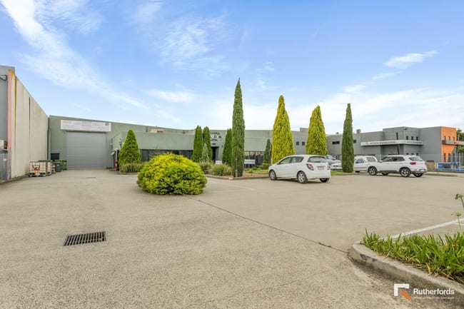 178-180 Holt Parade Thomastown VIC 3074 178-180 Holt Parade Thomastown VIC 3074