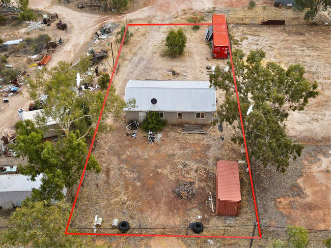 32 Commercial Road Wongan Hills WA 6603 32 Commercial Road Wongan Hills WA 6603
