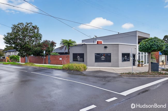 11 Windsor Avenue Mount Waverley VIC 3149 11 Windsor Avenue Mount Waverley VIC 3149