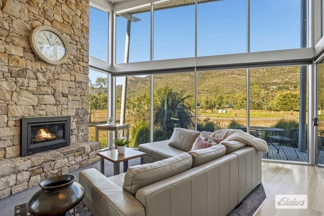 44 Valley Drive Halls Gap VIC 3381 44 Valley Drive Halls Gap VIC 3381