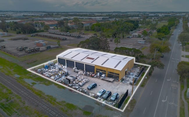 8 Sugarmill Road Pinkenba QLD 4008 8 Sugarmill Road Pinkenba QLD 4008