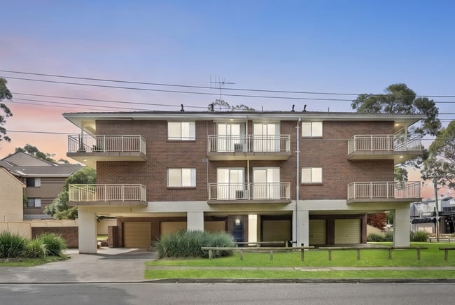 17 Oxford Street Merrylands NSW 2160 17 Oxford Street Merrylands NSW 2160
