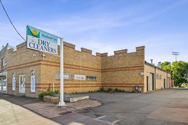 198 High Street Maitland NSW 2320 198 High Street Maitland NSW 2320