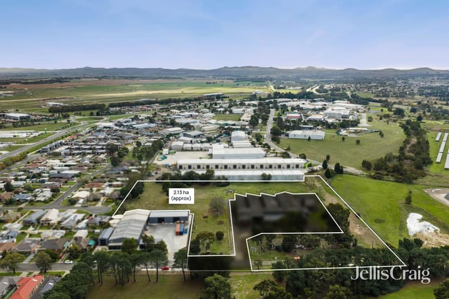 34 Waringa Drive Mitchell Park VIC 3355 34 Waringa Drive Mitchell Park VIC 3355