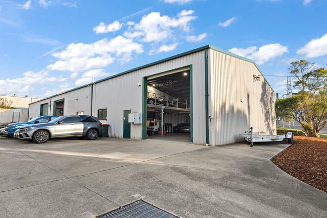 Units 1 & 2/3 Aminya Place Cardiff NSW 2285 Units 1 & 2/3 Aminya Place Cardiff NSW 2285