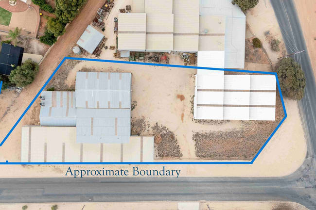 23 Armstrong Avenue Loxton SA 5333 23 Armstrong Avenue Loxton SA 5333