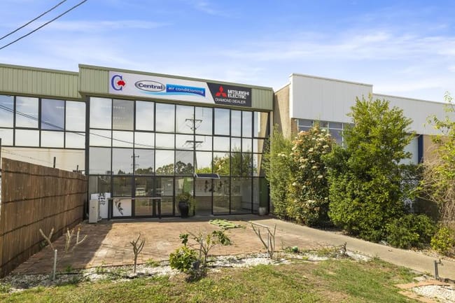 Unit 16/8-12 Deadman Road Moorebank NSW 2170 Unit 16/8-12 Deadman Road Moorebank NSW 2170