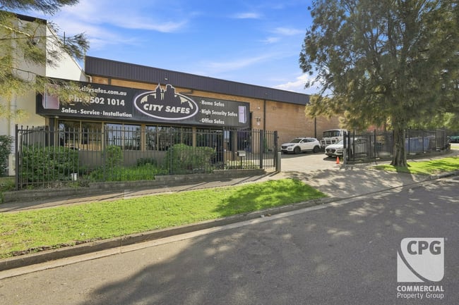 24 Garema Circuit Kingsgrove NSW 2208 24 Garema Circuit Kingsgrove NSW 2208