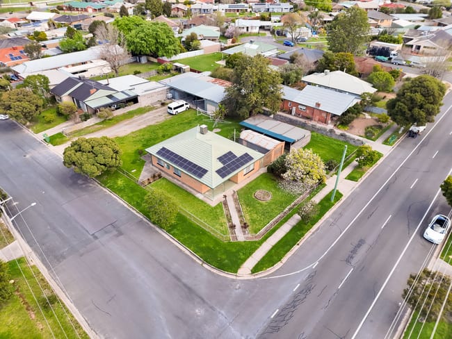 559-561 Douglas Road Lavington NSW 2641 559-561 Douglas Road Lavington NSW 2641
