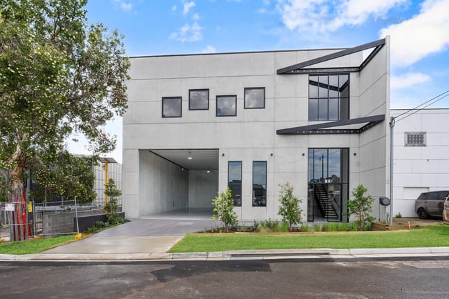60 Blackshaw Avenue Mortdale NSW 2223 60 Blackshaw Avenue Mortdale NSW 2223