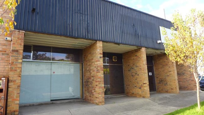 8 Talbot Road Strathmore VIC 3041 8 Talbot Road Strathmore VIC 3041