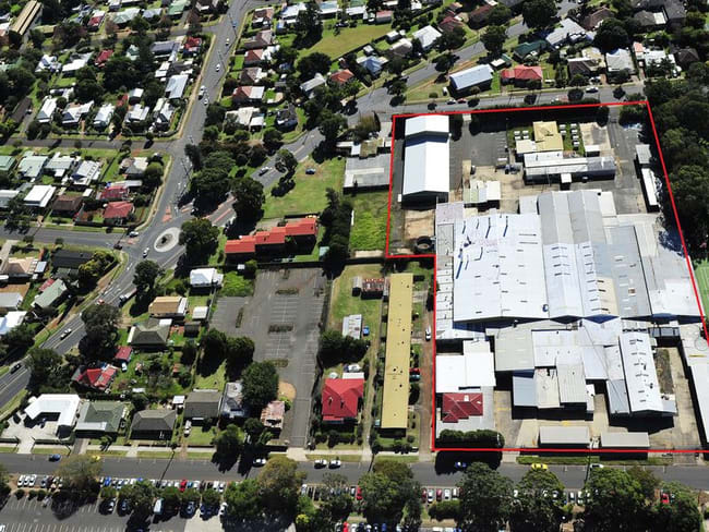 1/256 Herries Street Newtown QLD 4350