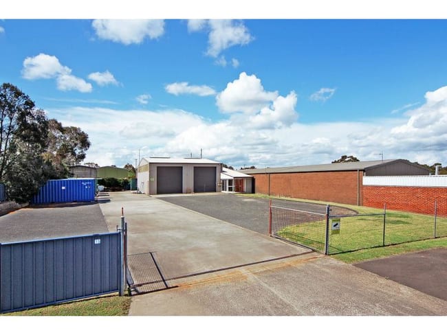 15 Geary Place North Nowra NSW 2541 15 Geary Place North Nowra NSW 2541