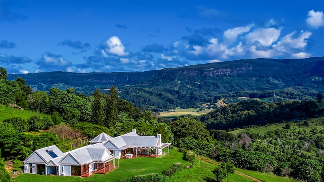 83 Mount Chincogan Drive Mullumbimby NSW 2482 83 Mount Chincogan Drive Mullumbimby NSW 2482