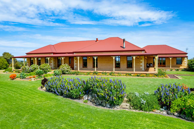 101 Farnham Road Warrnambool VIC 3280 101 Farnham Road Warrnambool VIC 3280