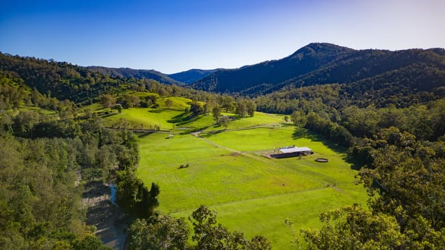 333 Booloumba Creek Road Cambroon QLD 4552 333 Booloumba Creek Road Cambroon QLD 4552