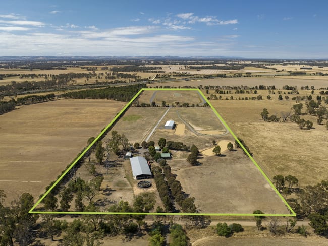 135 McMasters Road Wahring VIC 3608 135 McMasters Road Wahring VIC 3608