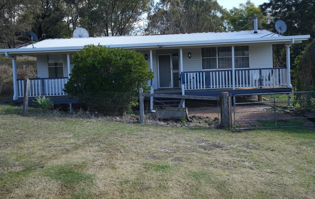 102 Widgee Creek Road Hillview QLD 4285 102 Widgee Creek Road Hillview QLD 4285