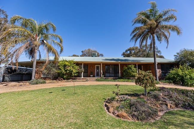 'Bonnie Doone' 9028 Newell Highway Mirrool NSW 2665