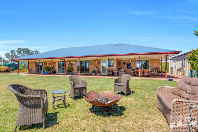 4 Browns Road Dalveen QLD 4374