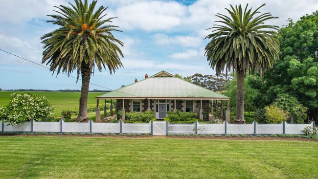 4435 Hamilton-Port Fairy Road Macarthur VIC 3286 4435 Hamilton-Port Fairy Road Macarthur VIC 3286