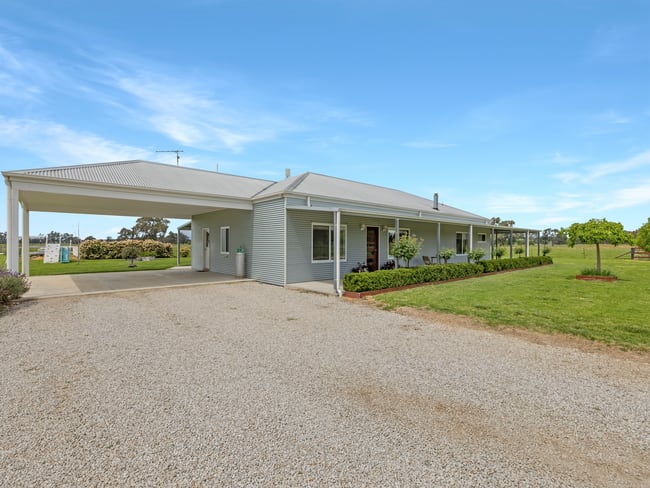363 Dundas Lane Greta VIC 3675 363 Dundas Lane Greta VIC 3675