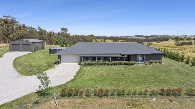 32 Davis Lane Grabben Gullen NSW 2583