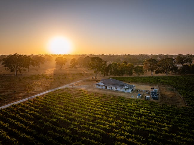 108 Dergholm Rd Penola SA 5277 108 Dergholm Rd Penola SA 5277