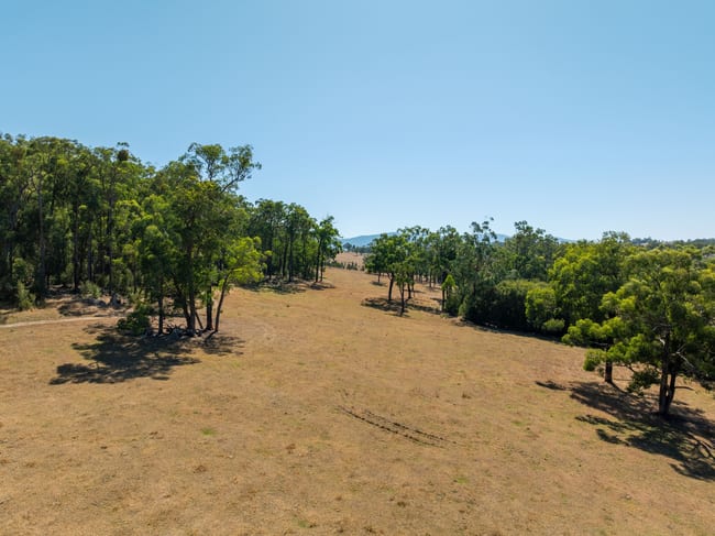 100 Angus Road Yellingbo VIC 3139 100 Angus Road Yellingbo VIC 3139