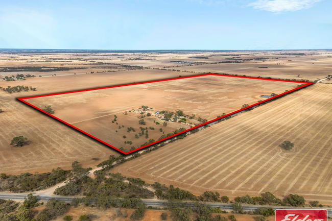 565 Callahan Road Reeves Plains SA 5502 565 Callahan Road Reeves Plains SA 5502