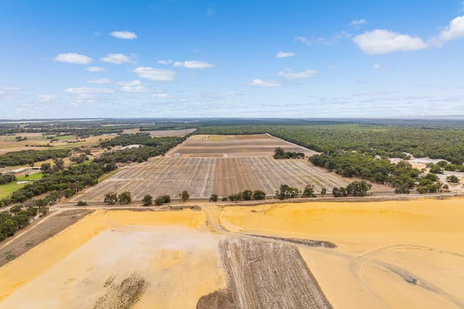 186 & 229 Runnymede Road Binningup WA 6233 186 & 229 Runnymede Road Binningup WA 6233