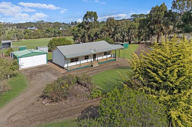 100 Kurtzes Road Hamilton VIC 3300