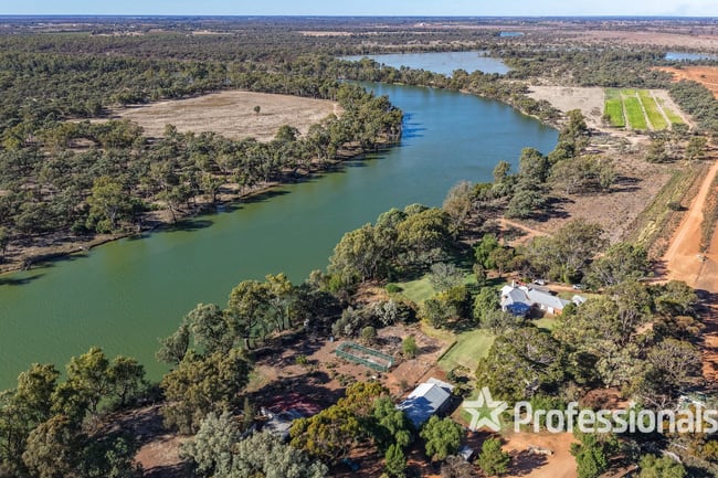 179 Cowra Station Road Wargan VIC 3505 179 Cowra Station Road Wargan VIC 3505