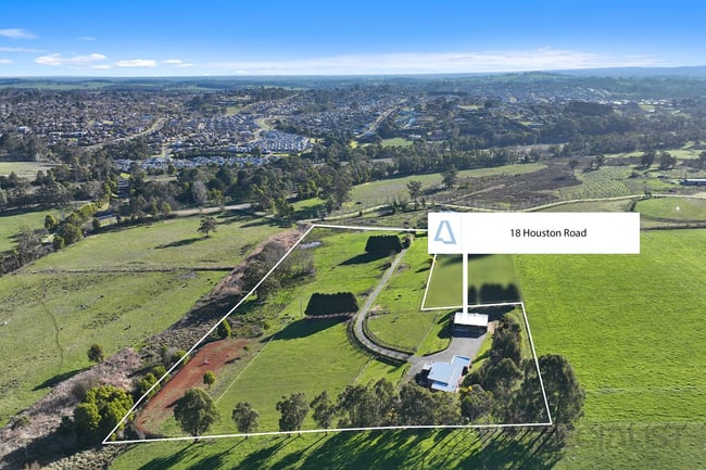 18 Houston Road Drouin VIC 3818 18 Houston Road Drouin VIC 3818